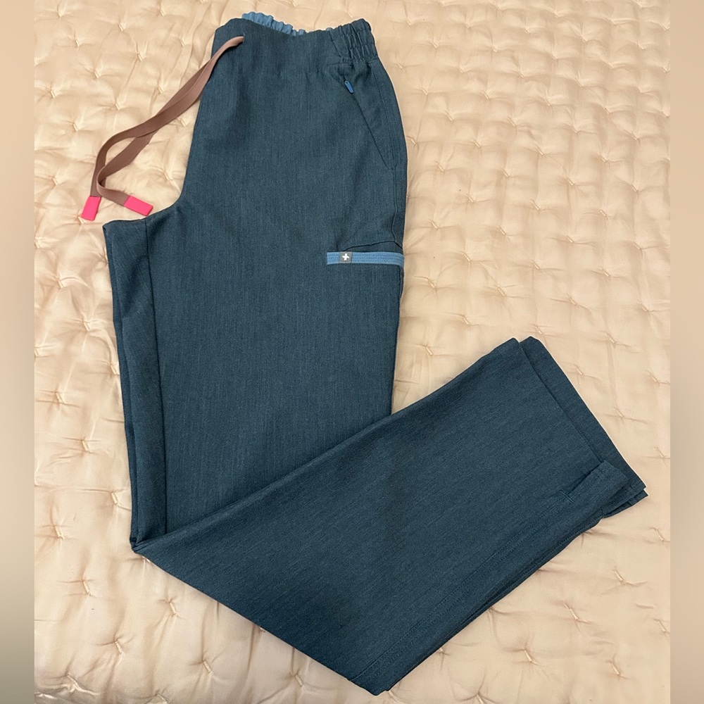 Women’s Yola Skinny Scrub Pants